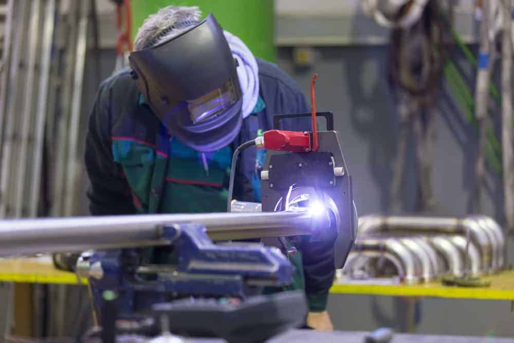 What Are the Work Conditions for an Orbital Welder?